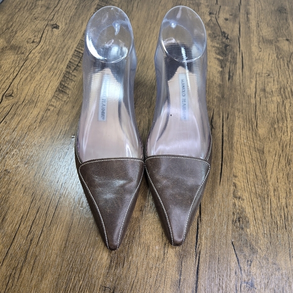 Manolo Blahnik Brown Leather Pointed Toe Kitten Heels - Picture 12 of 13